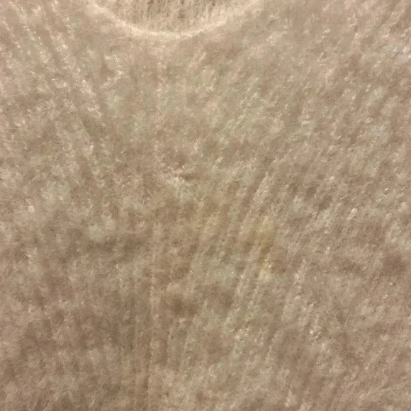 Stylish V White Sweater - Picture 4 of 4